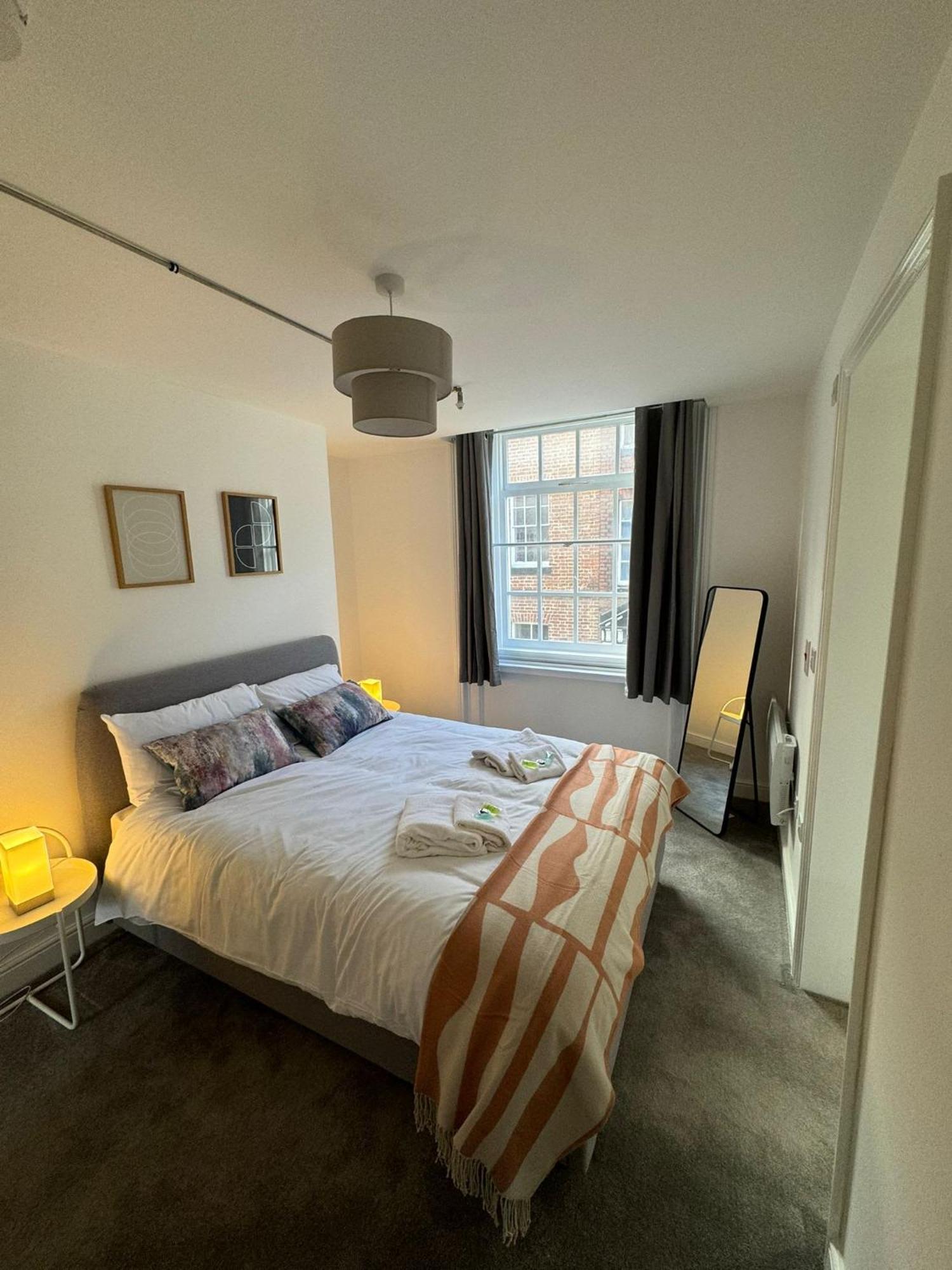 Beautiful 1 Bed 20Mins To Central Manchester Apartment Болтън Екстериор снимка