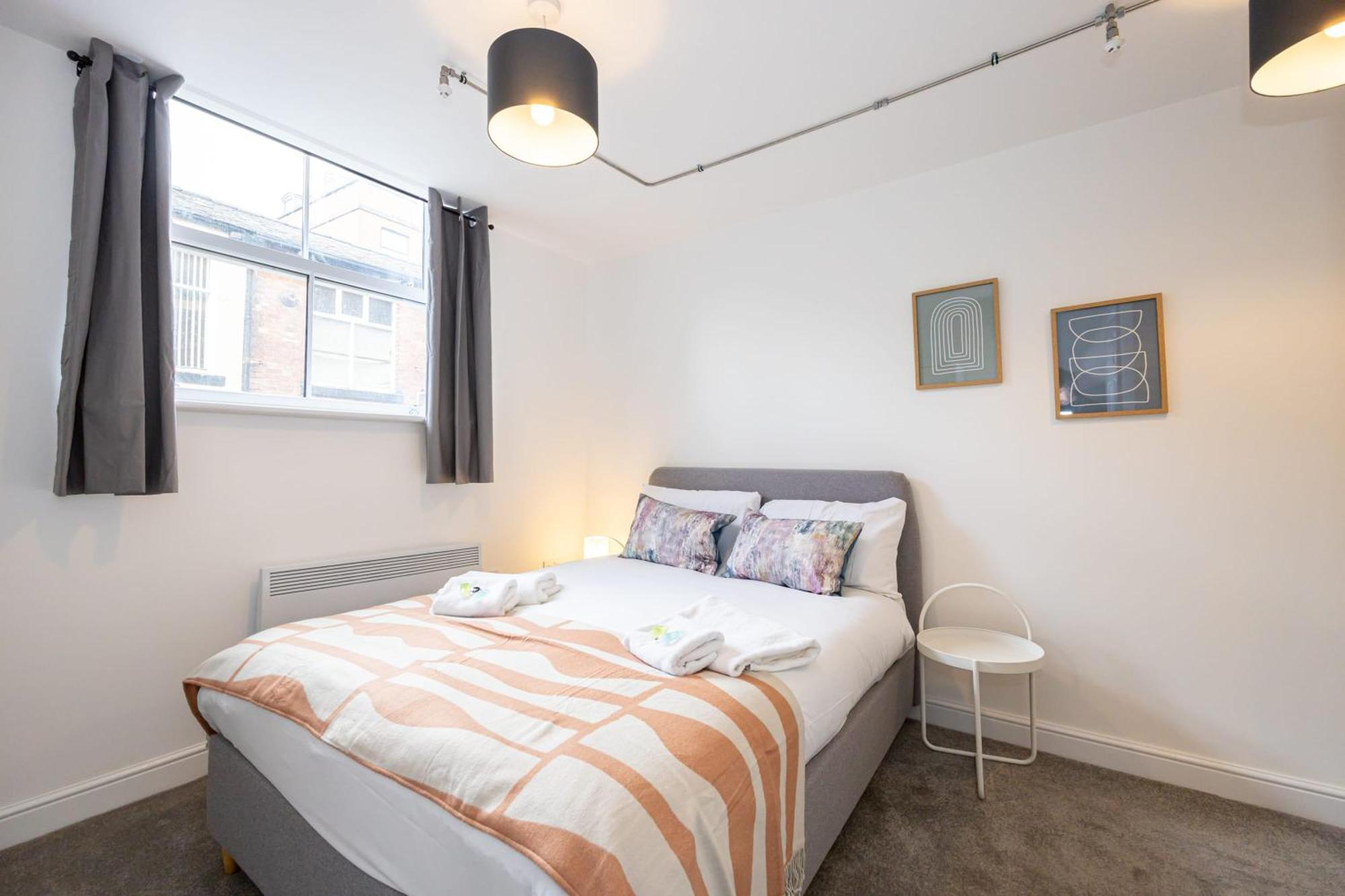 Beautiful 1 Bed 20Mins To Central Manchester Apartment Болтън Екстериор снимка