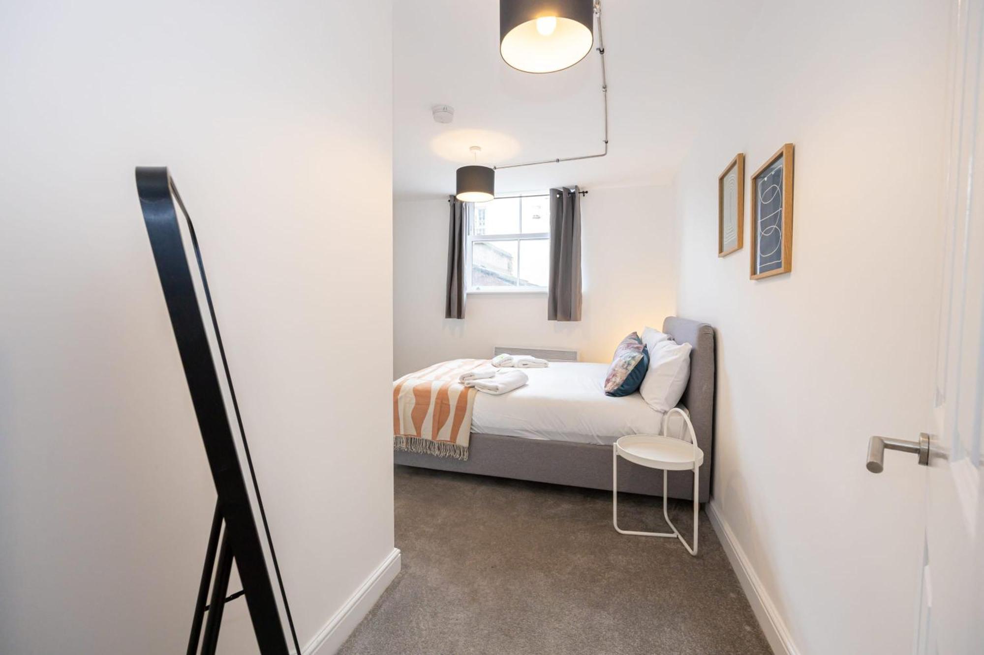 Beautiful 1 Bed 20Mins To Central Manchester Apartment Болтън Екстериор снимка